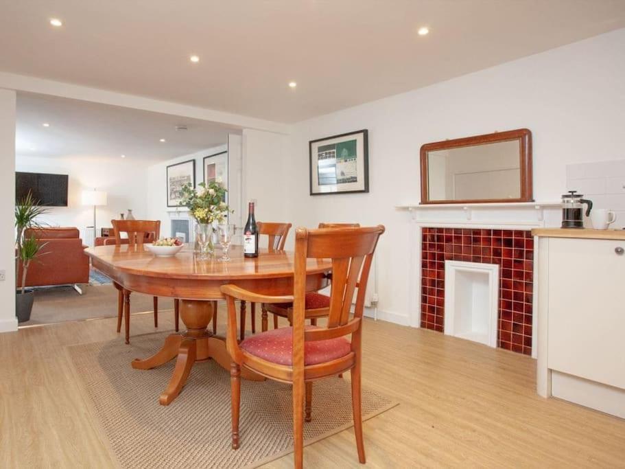 1 Perfectly Located Stylish, Comfortable Apartment 锡德茅斯 外观 照片
