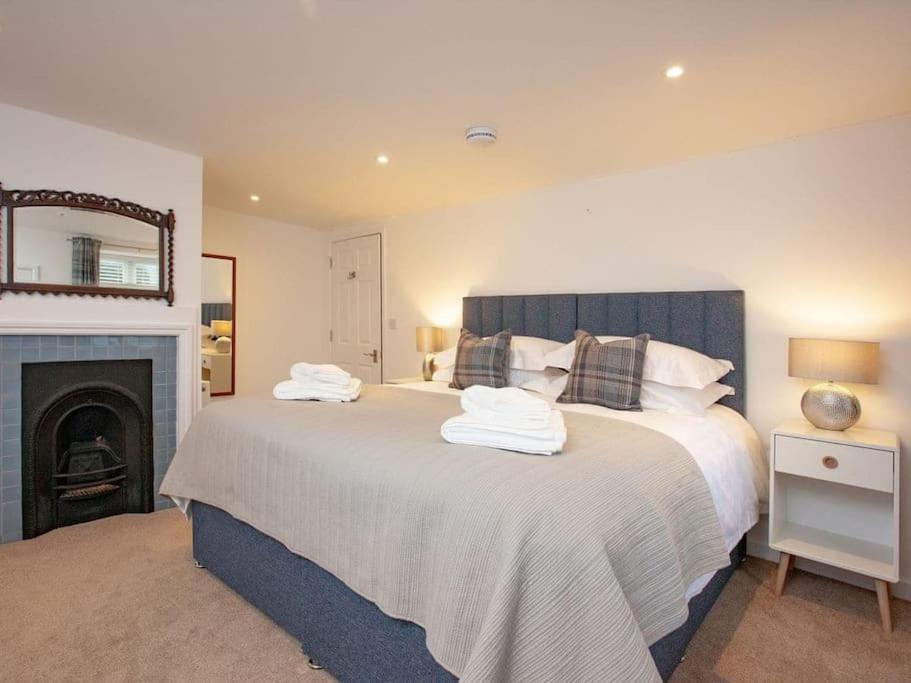 1 Perfectly Located Stylish, Comfortable Apartment 锡德茅斯 外观 照片